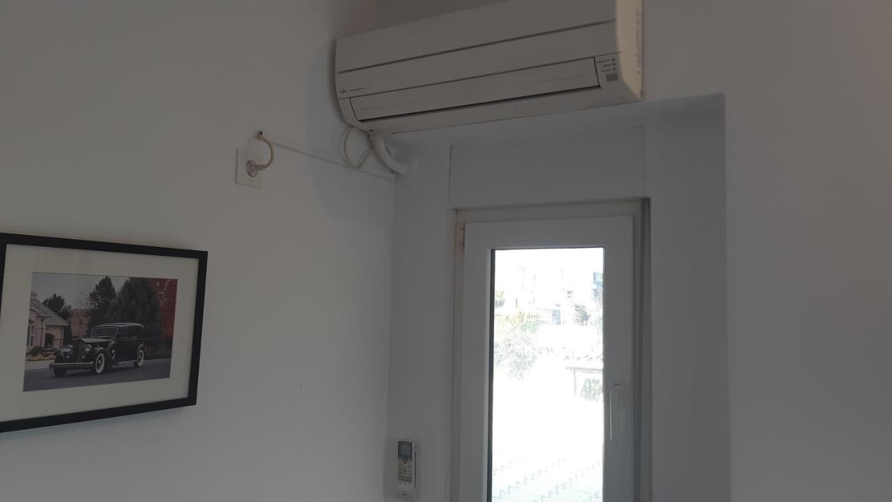 Villa Maria Louiza Near Airport Ártemida Kültér fotó