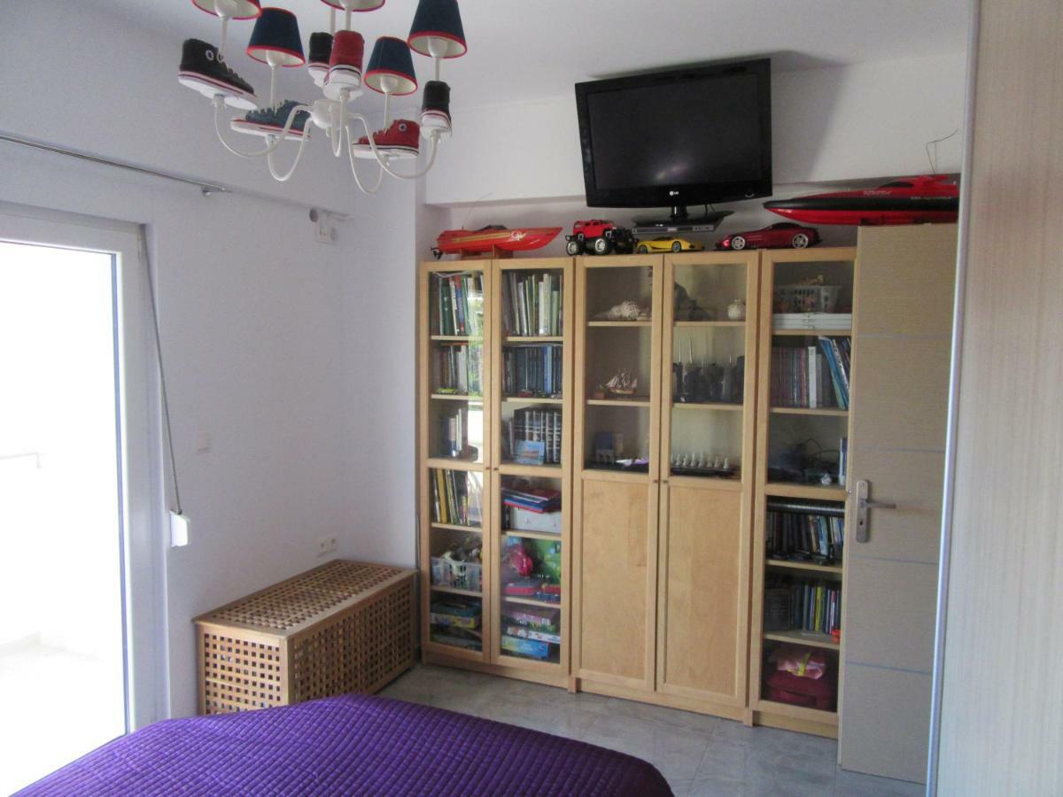 Villa Maria Louiza Near Airport Ártemida Kültér fotó