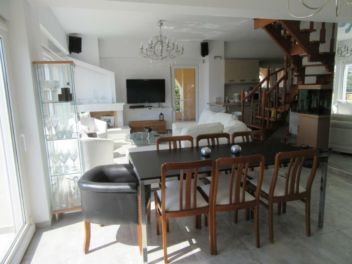 Villa Maria Louiza Near Airport Ártemida Kültér fotó
