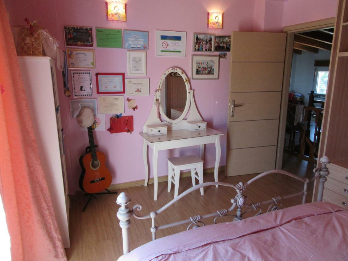 Villa Maria Louiza Near Airport Ártemida Kültér fotó