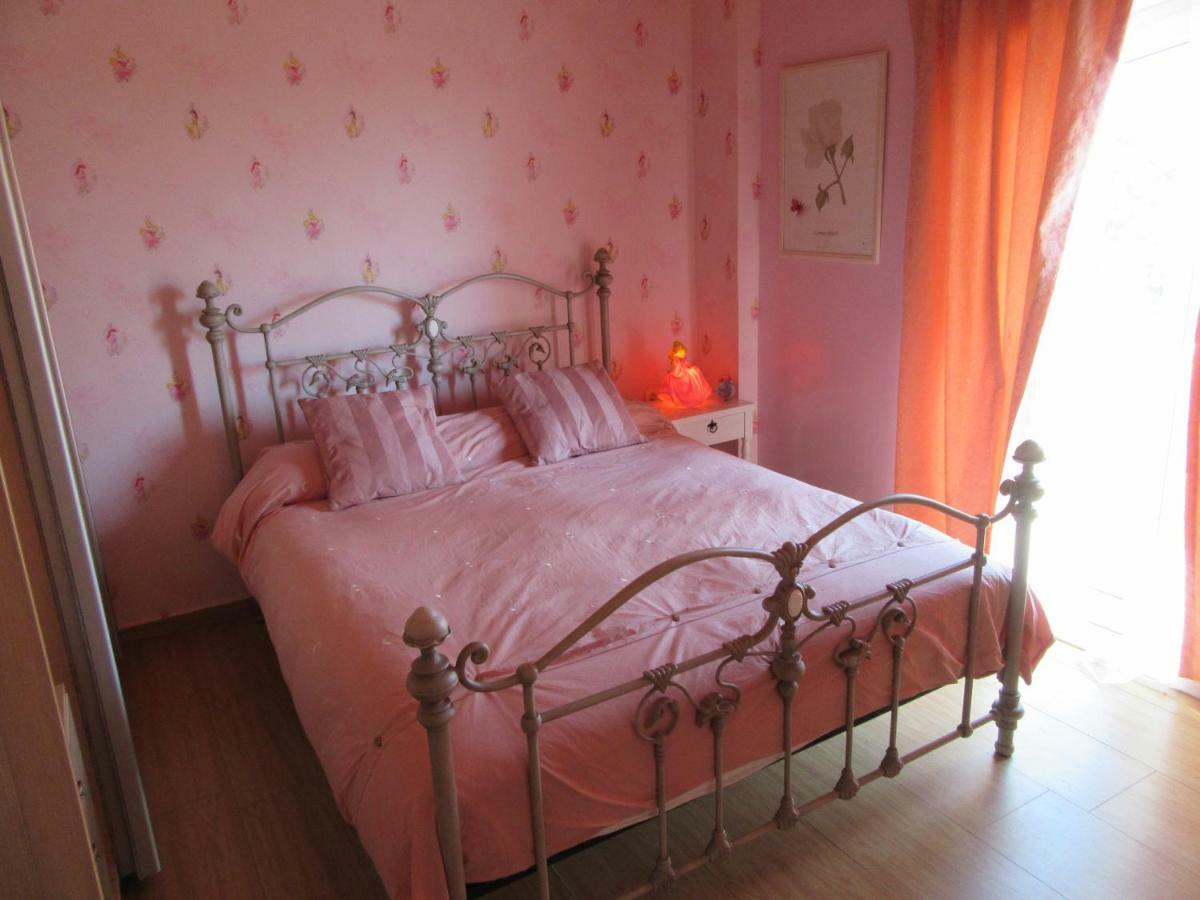 Villa Maria Louiza Near Airport Ártemida Kültér fotó