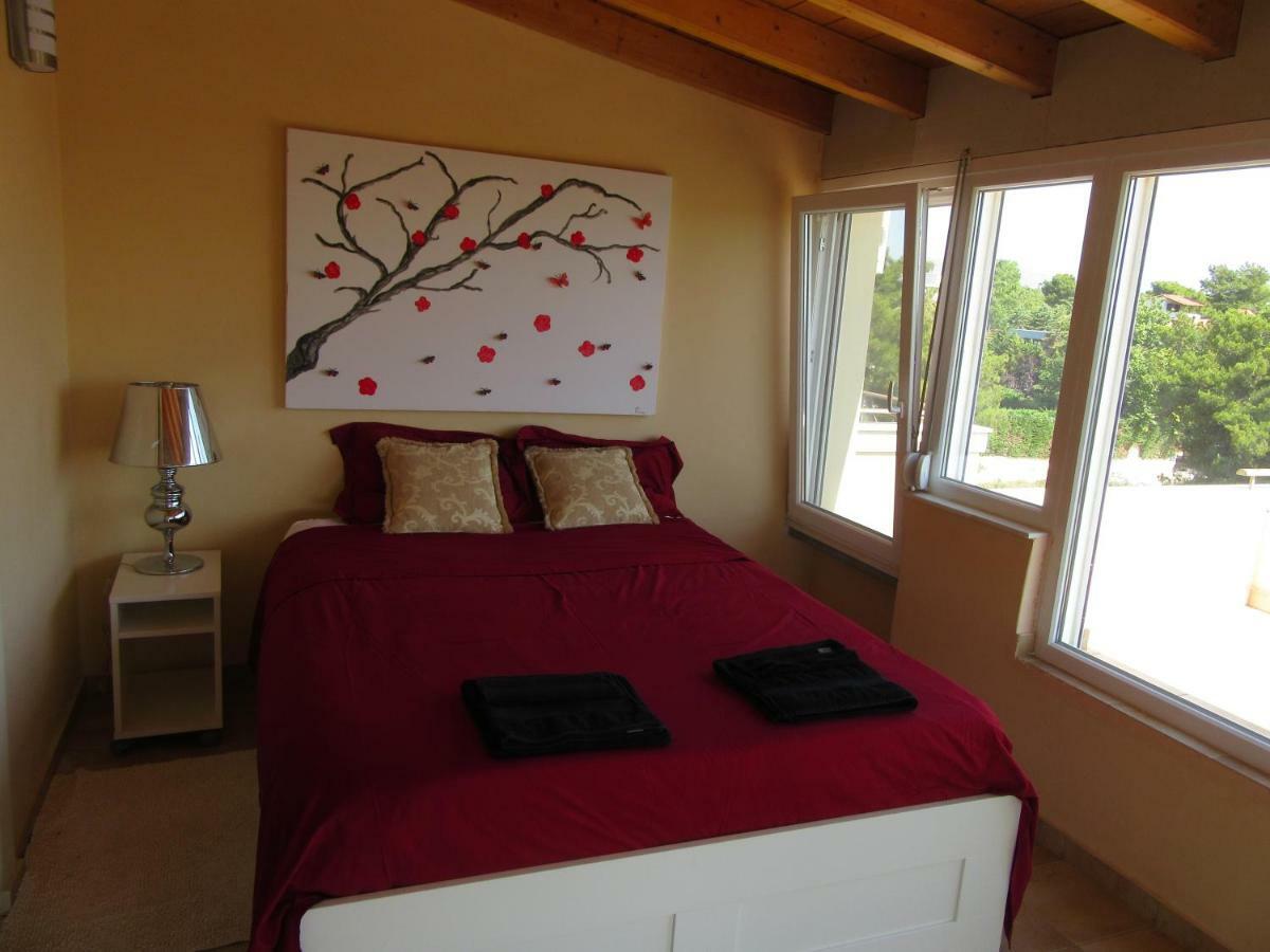 Villa Maria Louiza Near Airport Ártemida Kültér fotó