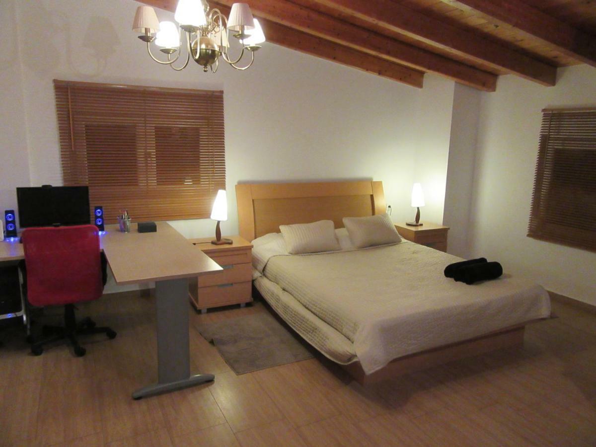 Villa Maria Louiza Near Airport Ártemida Kültér fotó