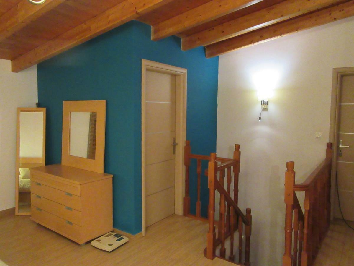 Villa Maria Louiza Near Airport Ártemida Kültér fotó