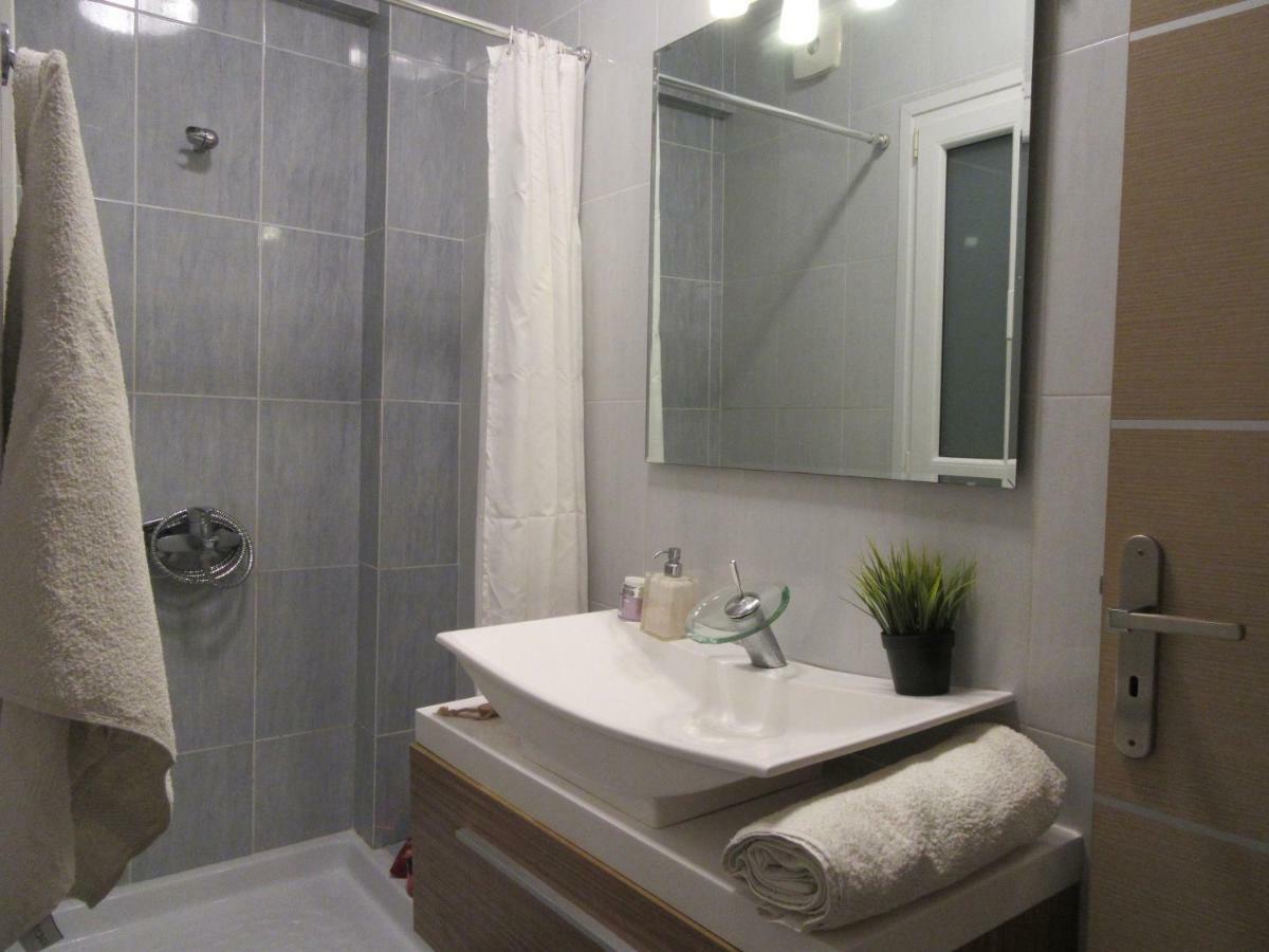 Villa Maria Louiza Near Airport Ártemida Kültér fotó